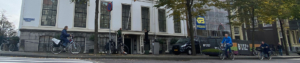 Een vooraanzicht van het IPO pand in Den Haag